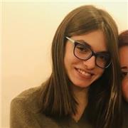 ragazza di seconda superiore offre ripetizioni di matematica a ragazzi fino alla terza media